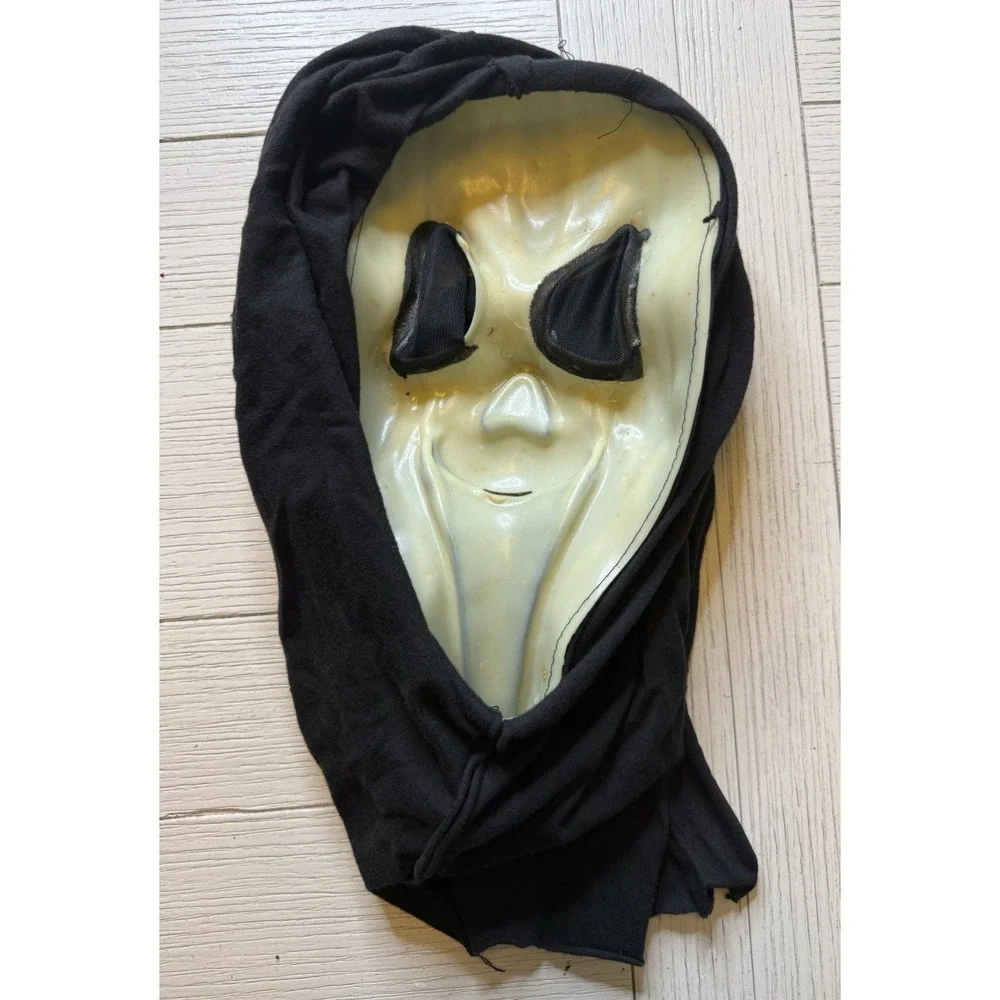 Vintage Fun World Ghost Face Mask Scream Smile Halloween Hooded Happy wusssup